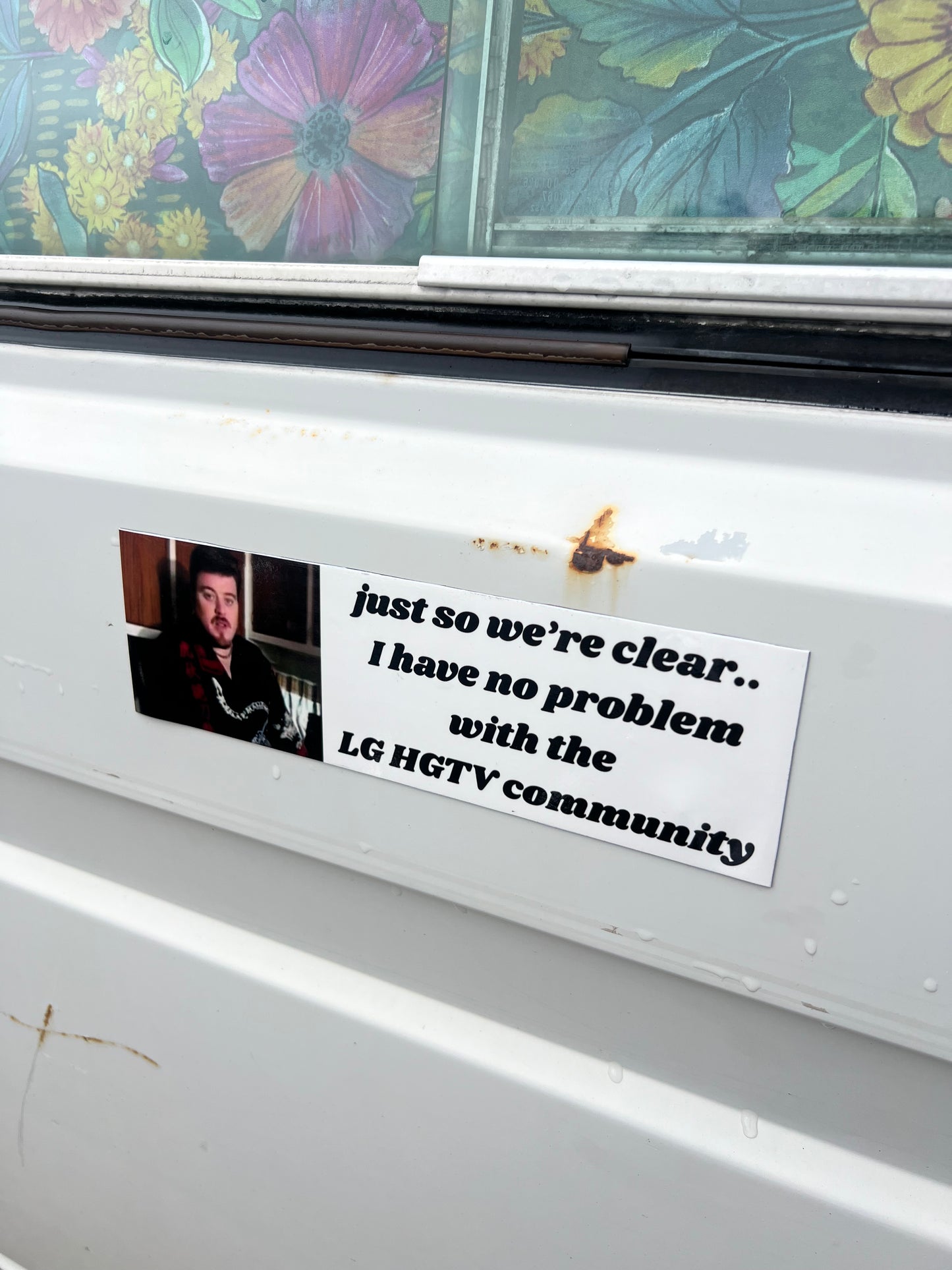 LG HGTV community sticker